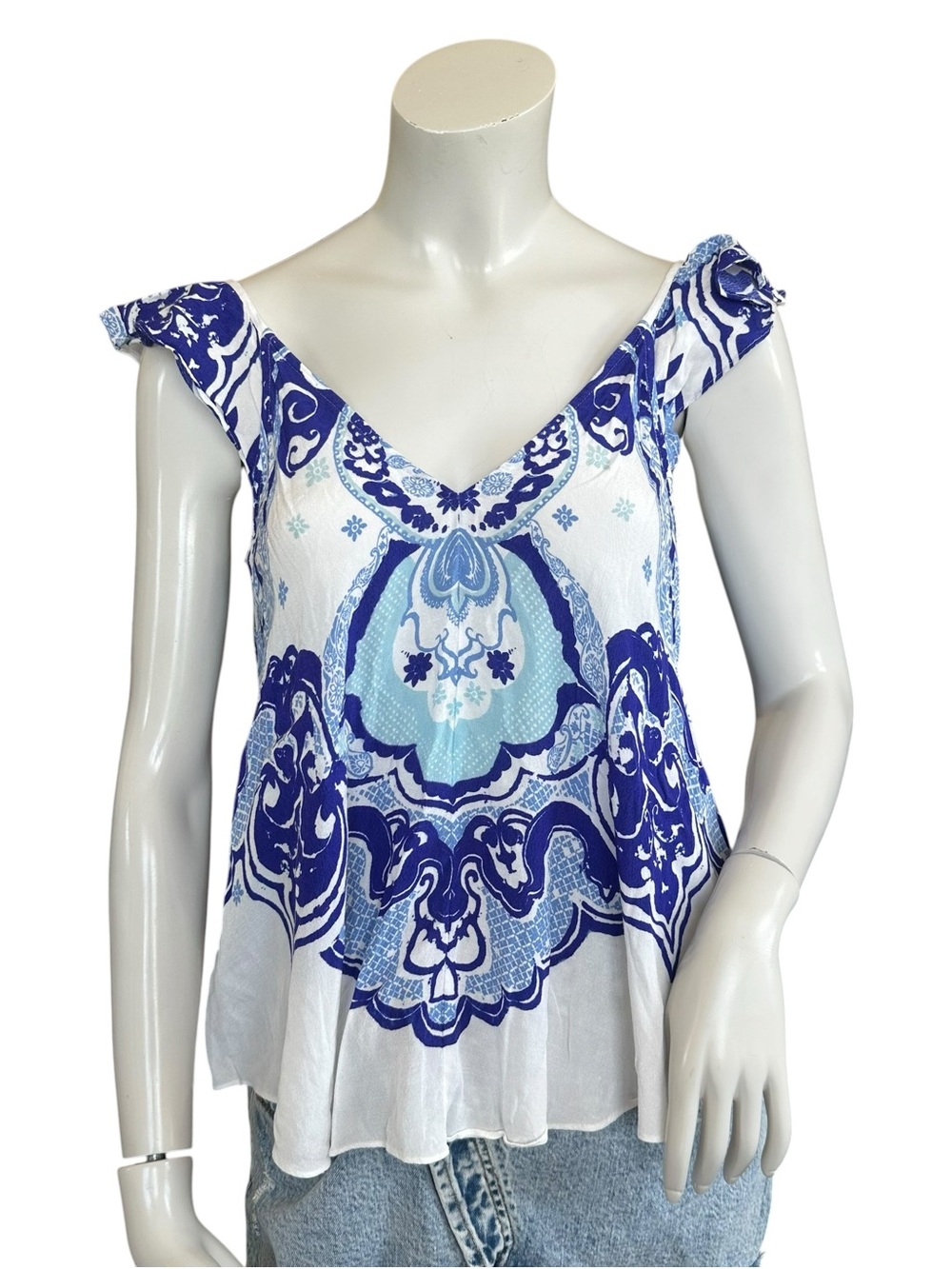 Anthropologie Maeve Clana White Blue Motif Euro Summer Sleeveless Blouse Size 2